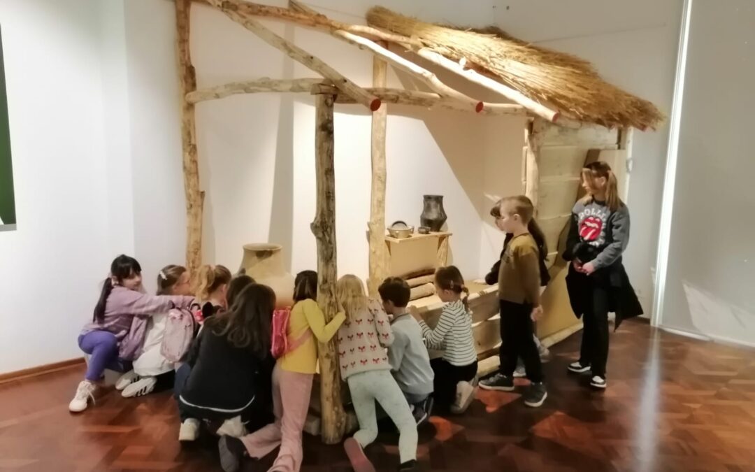 Likovnjaci posjetili Arheološki muzej